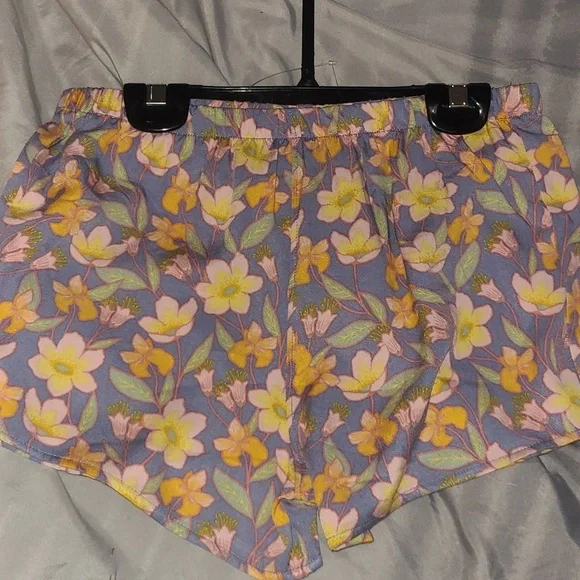Girl Vince Camuto 2 piece Set, Floral Blue/Pink. Size variety - Picture 3 of 4